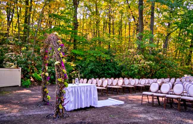Jack and Rose flower arrangement featured at Woodlands, Long Island